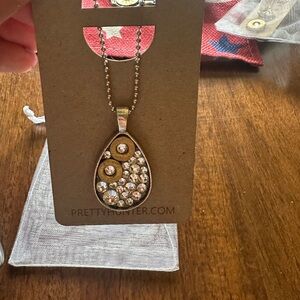 Pretty hunter gun shell necklace NWT